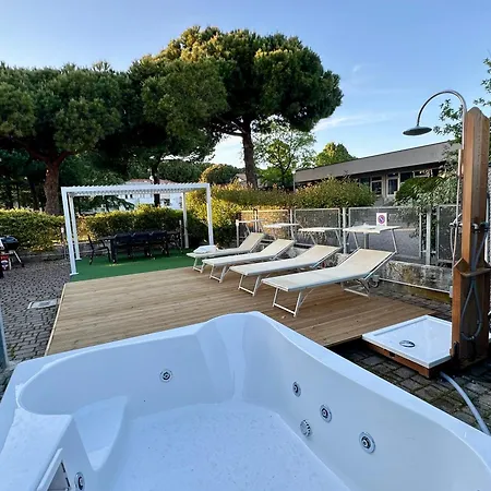 Apartment Apt Nettuno - Relax Prive - 3 Bedrooms - 2 Baths - Ac - Parking - Wifi Cervia